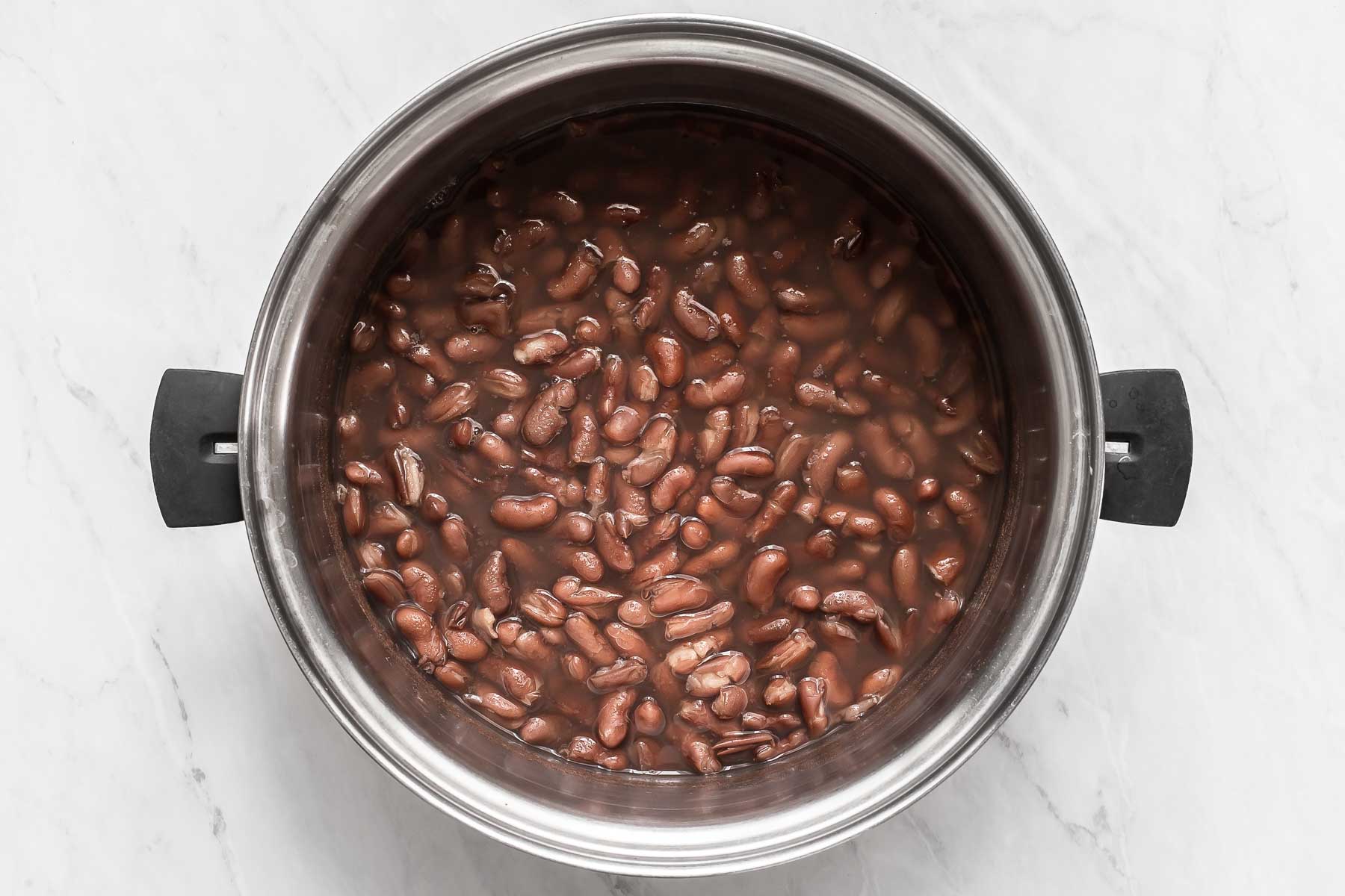 Kidney beans in pressure cooker.